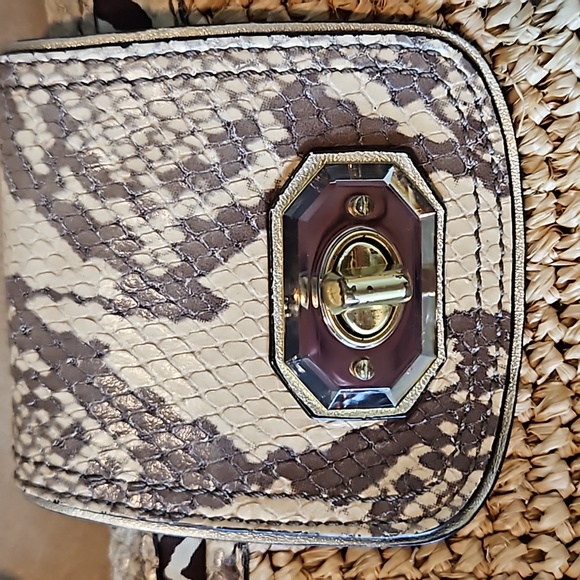 Coach Hampton raffia/straw snakeskin embossed purse - Picture 6 of 14